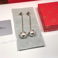 Pendientes colgantes con diamantes de abeja en oro amarillo con colgante de bola de perlas blancas Christian Dior de edición limitada