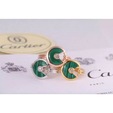 Anillo Amulette de Cartier de Malaquita con Diamante en Oro Amarillo, Oro Blanco y Oro Rosa