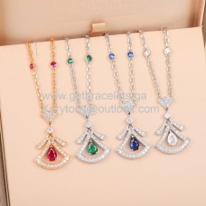 Copia de collar con elementos calados Bvlgari Divas Dream con diamantes