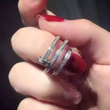 Cartier Juste Un Clou Anillo de oro blanco con doble clavo y diamantes