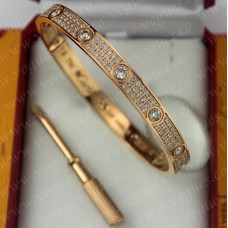 Pulsera Cartier Love con diamantes en oro rosa y diamantes