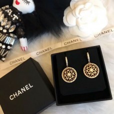 Christian Dior Pendientes de aro con brújula y diamantes para mujer con colgante de flor de latón calado