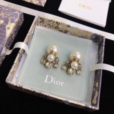 Dior Pendientes De Perlas Blancas Con Incrustaciones De Diamantes En Tono Dorado Para Mujer Joyas