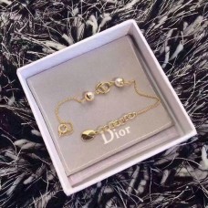 Pulsera Dior de oro amarillo con cadena ajustable y cuentas de perlas blancas con logotipo de CD para mujer