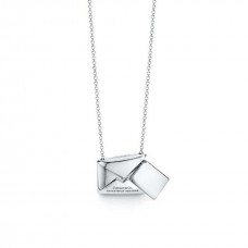 Tiffany Charms Sweet Nothing Love - Collar con colgante de plata de ley para San Valentín