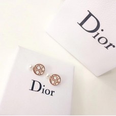 Pendientes de clip calados de oro amarillo redondeados con perlas blancas Dior