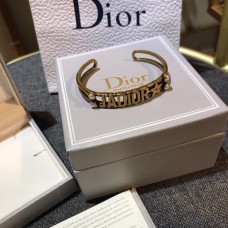 Morden Christian Dior Brazalete con motivo JADIOR y colgante de perla blanca de latón antiguo Mujer Joyería