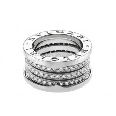 Anillo Bvlgari B.zero1 de 4 bandas en oro blanco con pavé de diamantes
