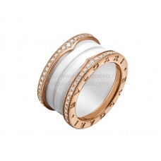 Anillo Bvlgari B.zero1 de 4 bandas en oro rosa y cerámica blanca con pavé de diamantes en los bordes