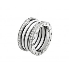 Anillo Bvlgari B.zero1 de 4 bandas en oro blanco con pavé de diamantes en los bordes