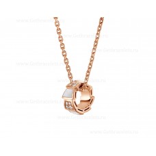 Collar Bvlgari Serpenti Viper de oro rosa de 18 quilates con elementos de nácar y pavé de diamantes en el colgante