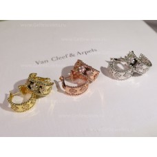 Pendientes de aro con tréboles Perlee de Van Cleef Arpels