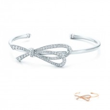 Brazalete de plata de ley con lazo y diamantes chapados en oro blanco Tiffany