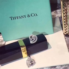 Pendientes Tiffany Enchant de plata 925 con forma de corazón hueco y cristales tachonados