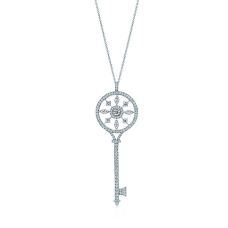 Collar con colgante de llave de caleidoscopio de plata esterlina Tiffany Keys con diamantes a la venta en Malasia para mujeres