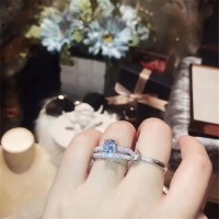 Venta de anillos dobles estrechos Tiffany con cristales pavimentados