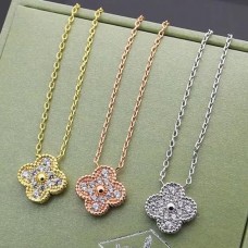 Colgante Van Cleef Arpels Magic Alhambra con diamante