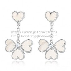 Pendientes Van Cleef Arpels Sweet Alhambra Effeuillage de oro blanco con nácar blanco