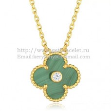 Colgante Van Cleef Arpels Alhambra de oro amarillo con diamantes redondos de nácar malaquita